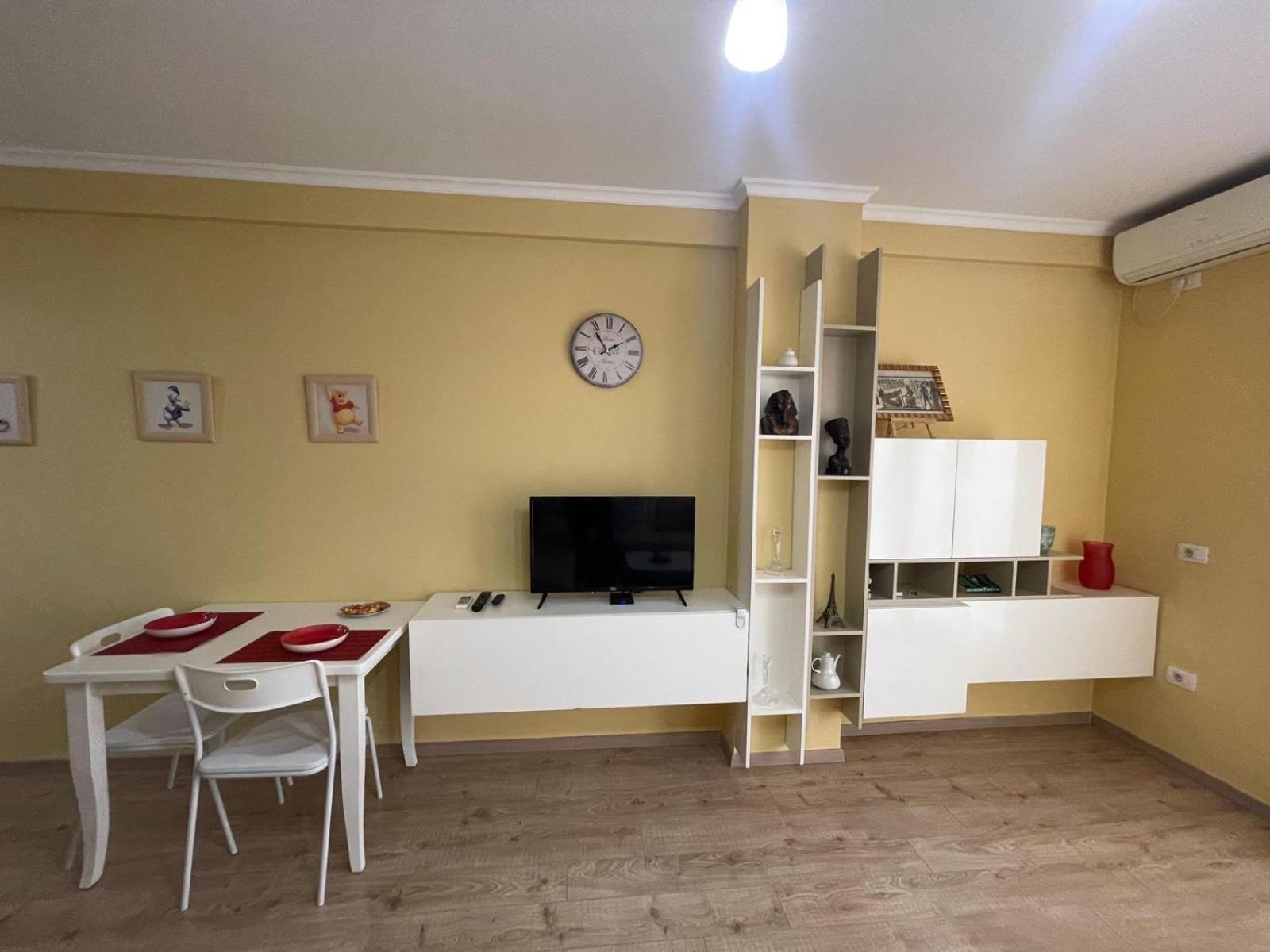 Ergi'S Host Apartment ティラナ エクステリア 写真