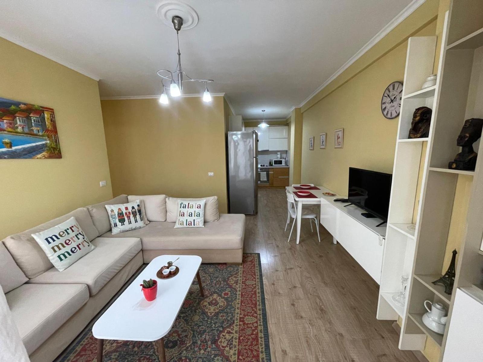 Ergi'S Host Apartment ティラナ エクステリア 写真
